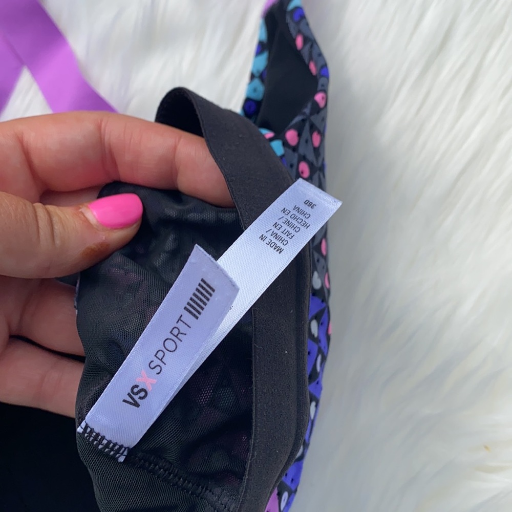 Victoria’s Secret padded sports bra - Picture 3 of 3